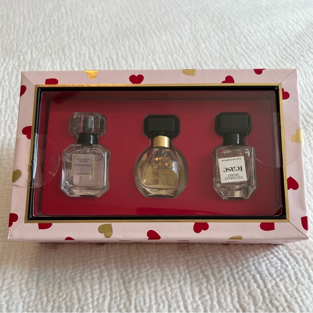 NWT Victoria’s Secret mini perfume set